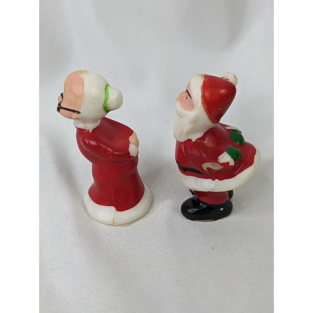 Kissing Santa Mrs Claus Figure Lot 2‎ Inch Plastic